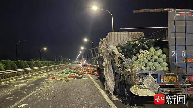交警高速十二大队接到报警称,溧芜高速往高淳方向发生一起交通事故
