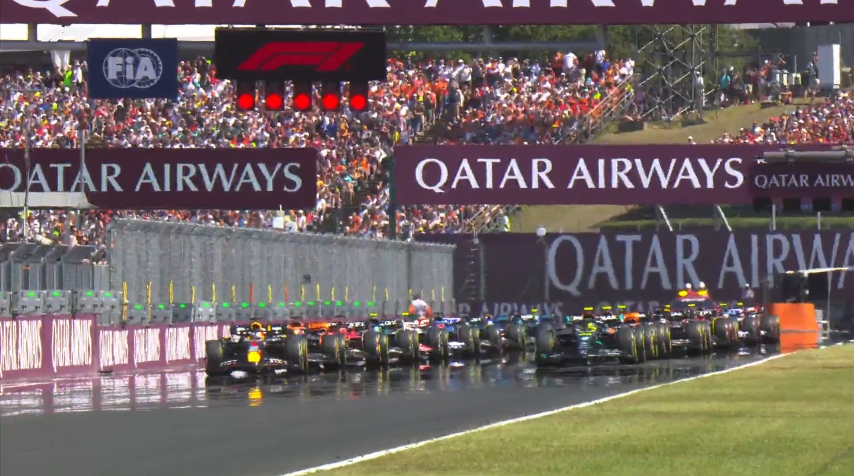 五盏红灯熄灭，正赛开始！|F1_新浪新闻