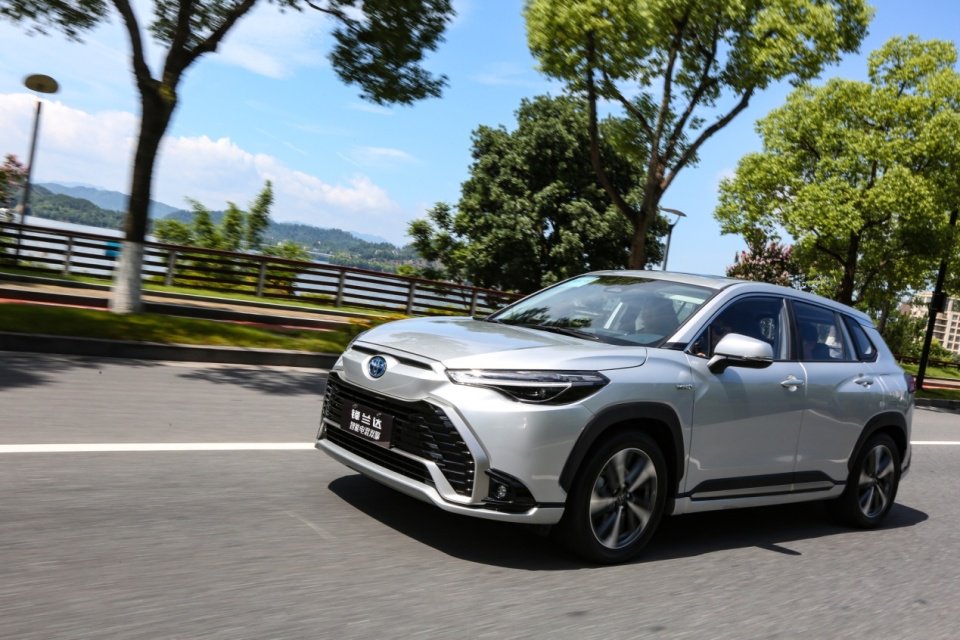 电车大流行混动就没有价值了吗试驾2023款广汽丰田锋兰达双擎