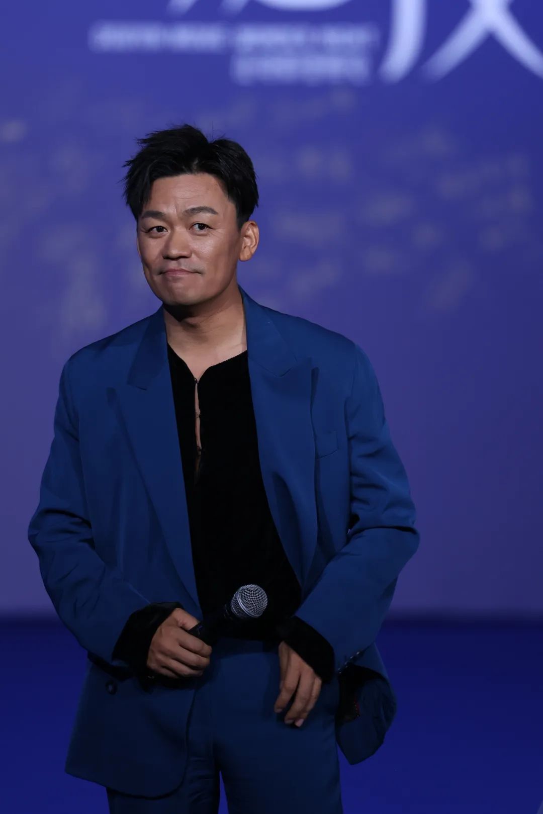 退出前持股比例为5%,同时王宝强经纪人任晓妍卸任该公司董事职务