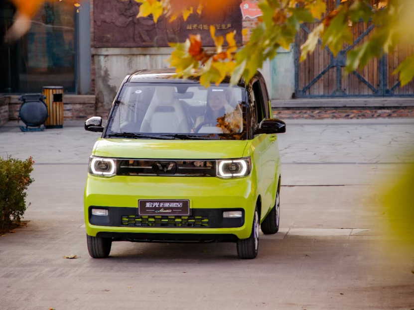 好停,好用等诸多优势,作为五菱旗下主打的代步电车,五菱宏光miniev还