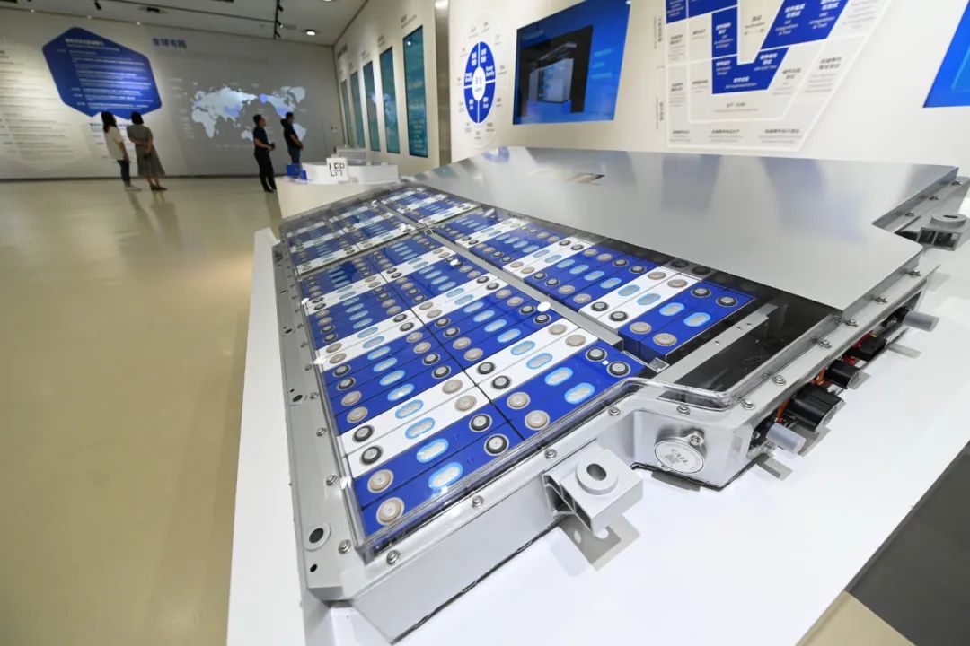 这是宁德时代新能源科技股份有限公司展出的第二代ctp(无模组电池包).