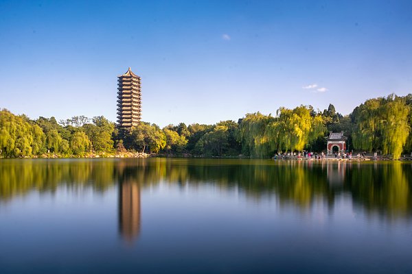 春秋假试点扩围：如何带动5000亿到8000亿元消费？v8.5.5 官方安卓版