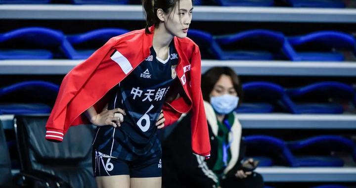 疾风知劲草 平凡家庭里走出来世界最佳 刁琳宇经历就是个励志故事|刁琳宇|二传|国家队_新浪新闻