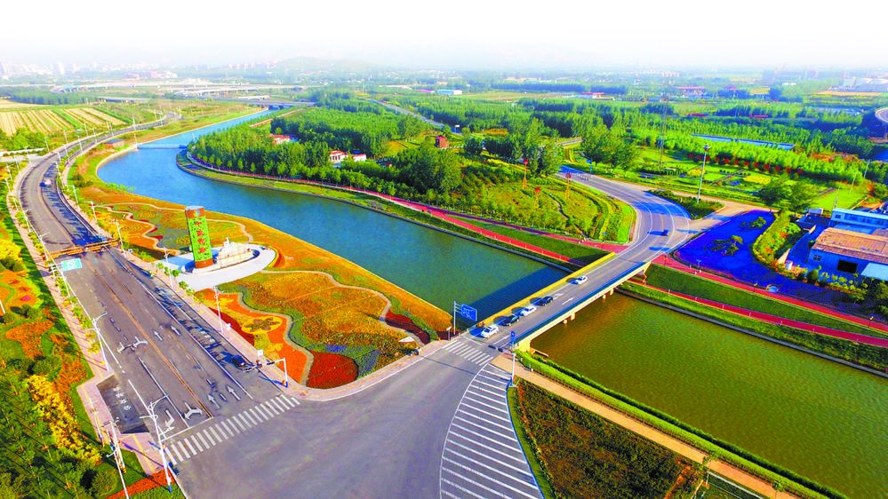 十里花廊.  (本版图片由鹿泉区委宣传部提供)