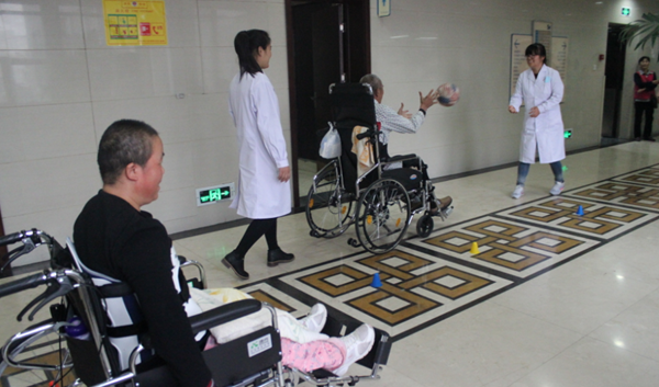 瘫痪病人怎么护理视频3周内接诊5例，教育部、中消协发出提醒！“下腰瘫”是怎么回事？_https://www.jmylbn.com_新闻资讯_第10张