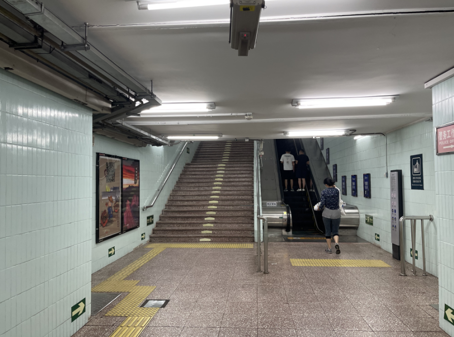 老人为何"钟爱"公交,不选择地铁,出租?|地铁_新浪财经_新浪网