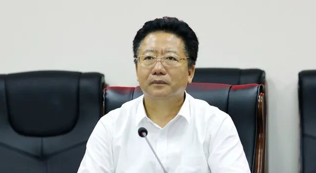 2017年12月,李士伟任铁岭市委副书记,副市长,代市长;2018年1月,任铁岭