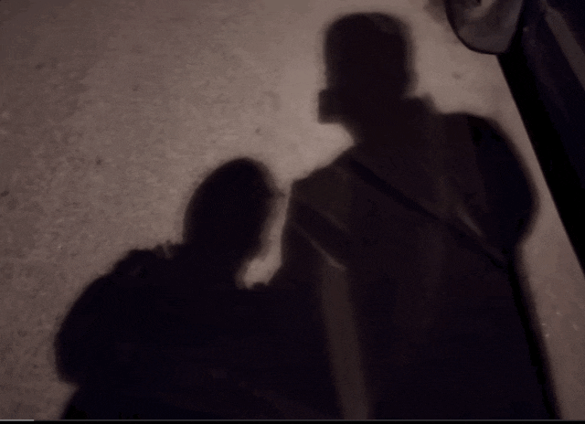 ▲李伟和儿子的互动。