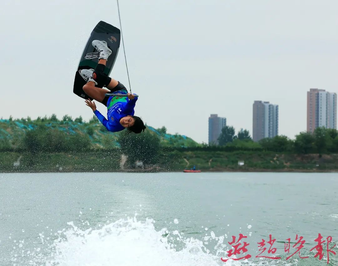 亚洲尾波滑水公开赛 滹沱河中上演速度与激情|石家庄_新浪财经_新浪网