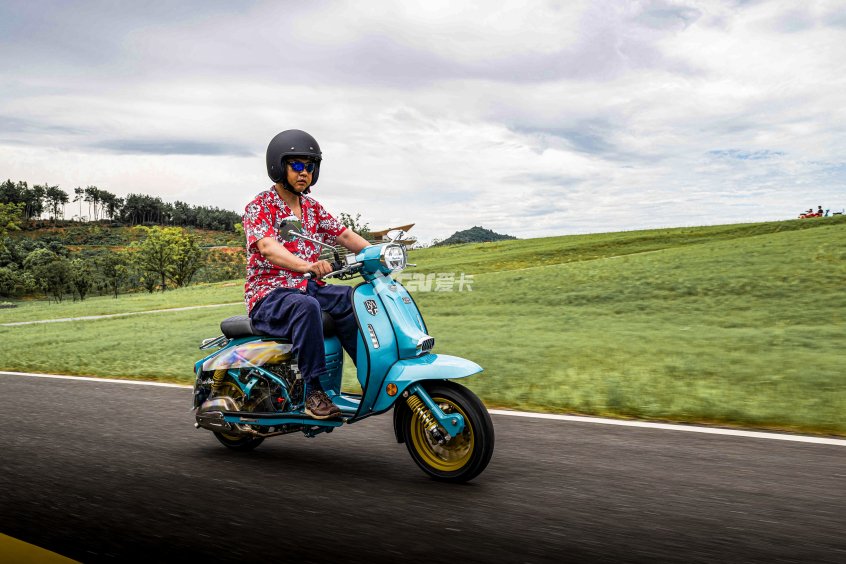 懂复古更懂潮流试驾royalalloygp150