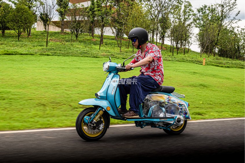 懂复古更懂潮流试驾royalalloygp150