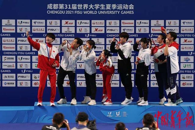 中国组合梁婕/刘思玥夺跆拳道混合双人品势决赛金牌|跆拳道_新浪财经