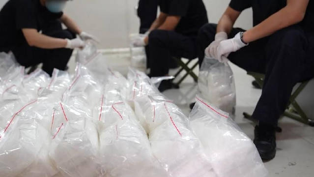 第一视角直击云南边境缉毒生死对决现场,致敬缉毒英雄|普洱市|云南省|犯罪嫌疑人|缴毒|嫌疑人_新浪新闻