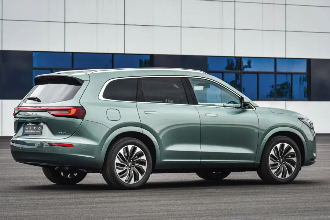 车长5米才配叫大六座！23万起，油耗6.3L，配座椅按摩！