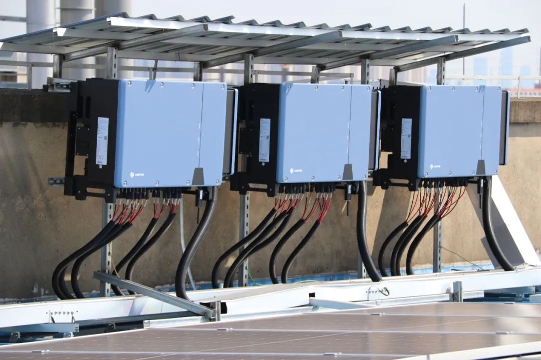 高效运行的爱士惟工商业三相光伏逆变器80-110kw