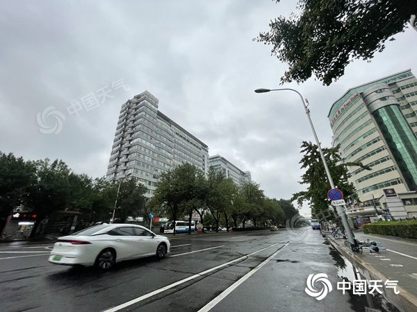北京今晨阴雨仍在线.(图/中国天气网 王晓)