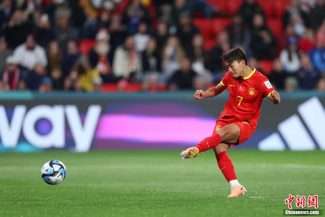 王霜主罚点球.图片来源:视觉中国