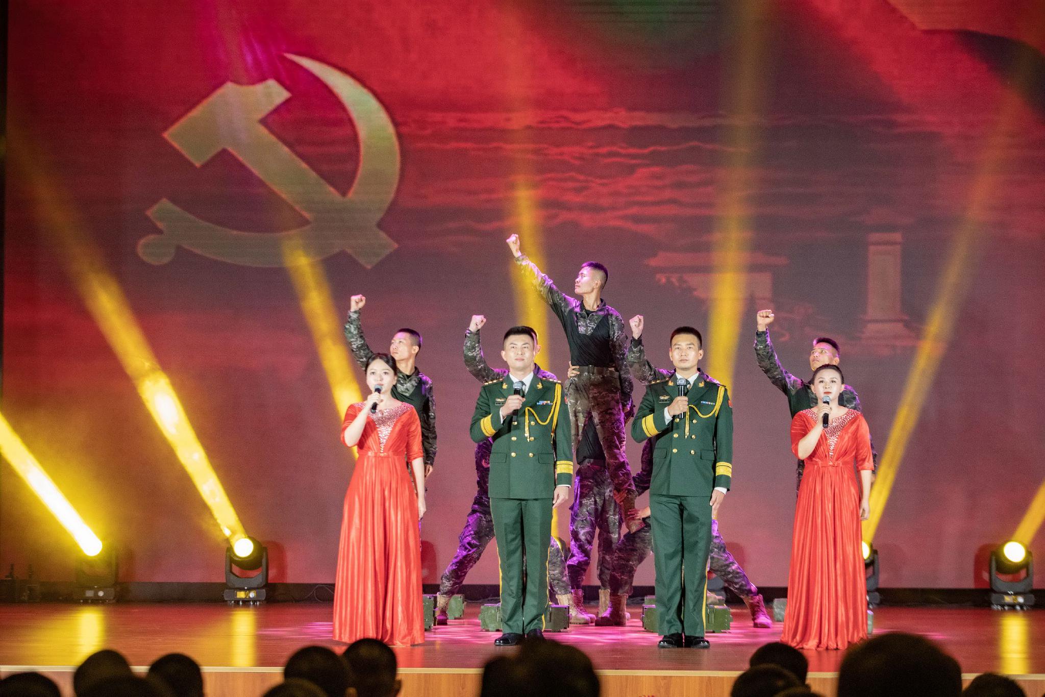 八一建军节:看这场"铁心向党·奋进强军"庆祝晚会|桂林市_新浪财经