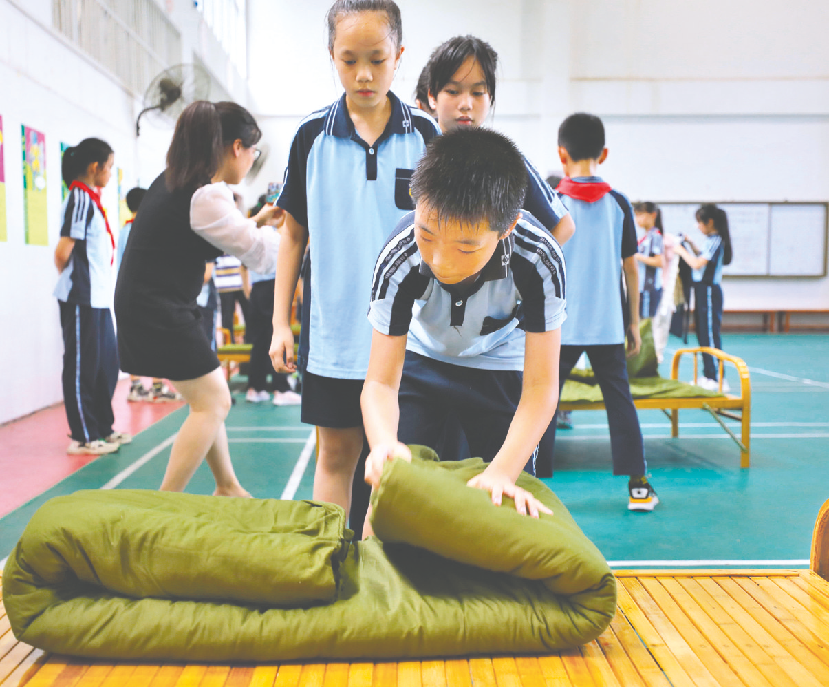 &nbsp;&nbsp;&nbsp;&nbsp;南宁市江南区富宁小学组织开展学生叠被子