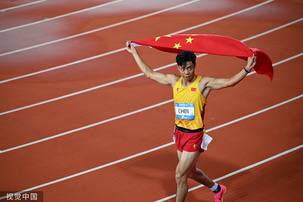 陈冠锋在决赛中跑出10秒17.