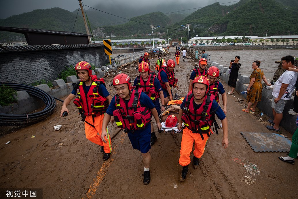 直击这场暴雨洪灾中的救援瞬间