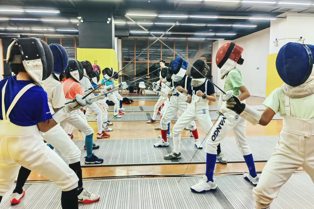 这项运动在成都年轻人中火了…|击剑_新浪财经_新浪网