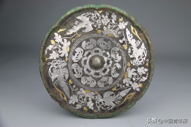 金银平脱鸾凤花鸟纹铜镜 洛阳博物馆藏