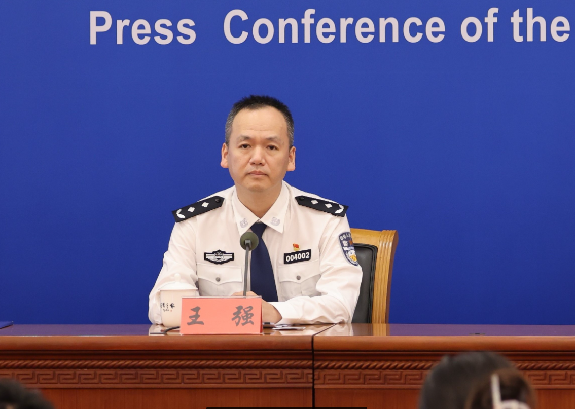 公安部:方便农村群众申办交管牌证,推进业务向县级下放