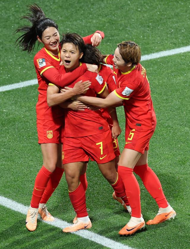 尽力却也无力 留洋球员表现抢眼 复盘中国女足的世界杯之旅|中国女足