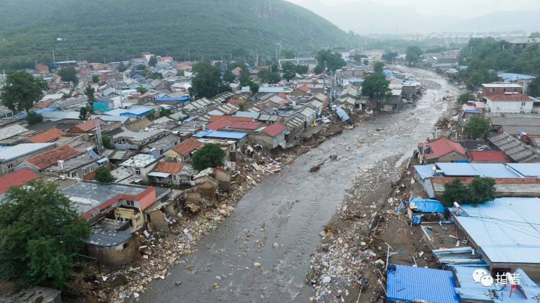 8月1日,门头沟区潭柘寺镇南辛房村,大量房屋被洪