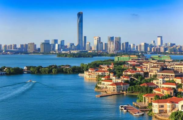 苏州工业园区金鸡湖美景 查正风 摄