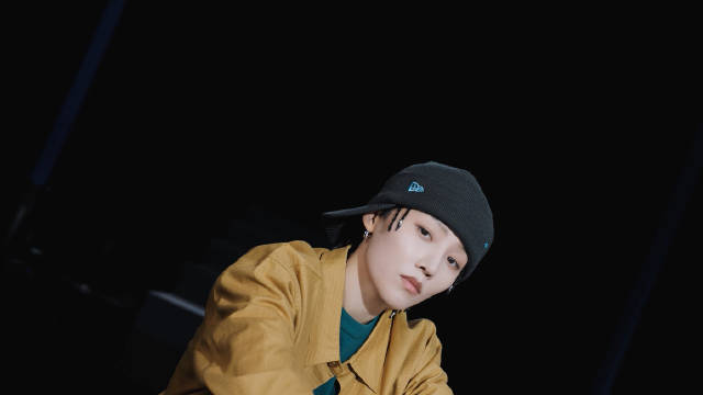 New Era × 刘雨昕合作系列大片,我愿称之为今日最佳!|刘雨昕_新浪新闻