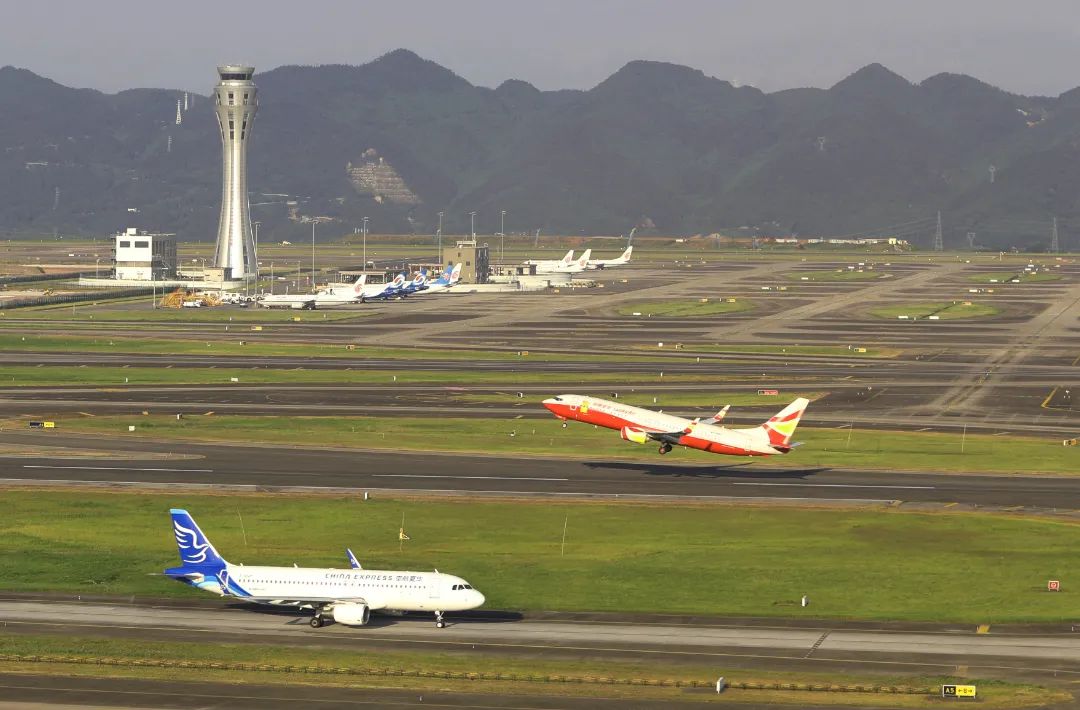 飞机起飞降落&nbsp;重庆江北国际机场供图