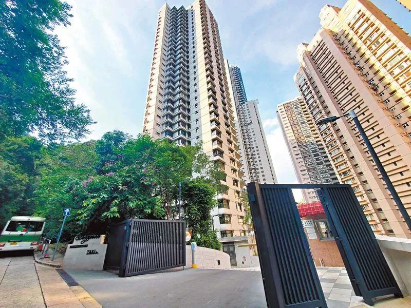 事发地为港岛半山地利根德里14号地利根德阁3座,曾经是亚洲第一高住宅