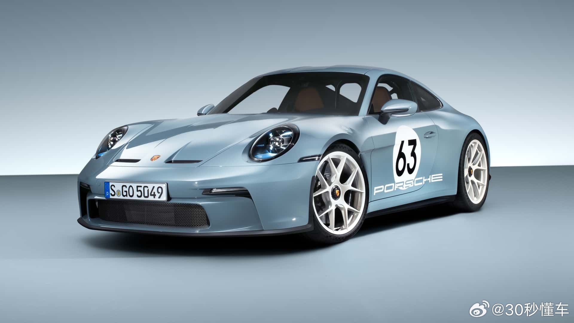 近日保时捷推出了一款限量版911st