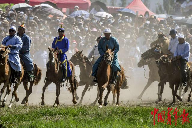 内蒙古赤峰市首届乌兰牧骑艺术展演暨巴林右旗第二十四届那达慕大会