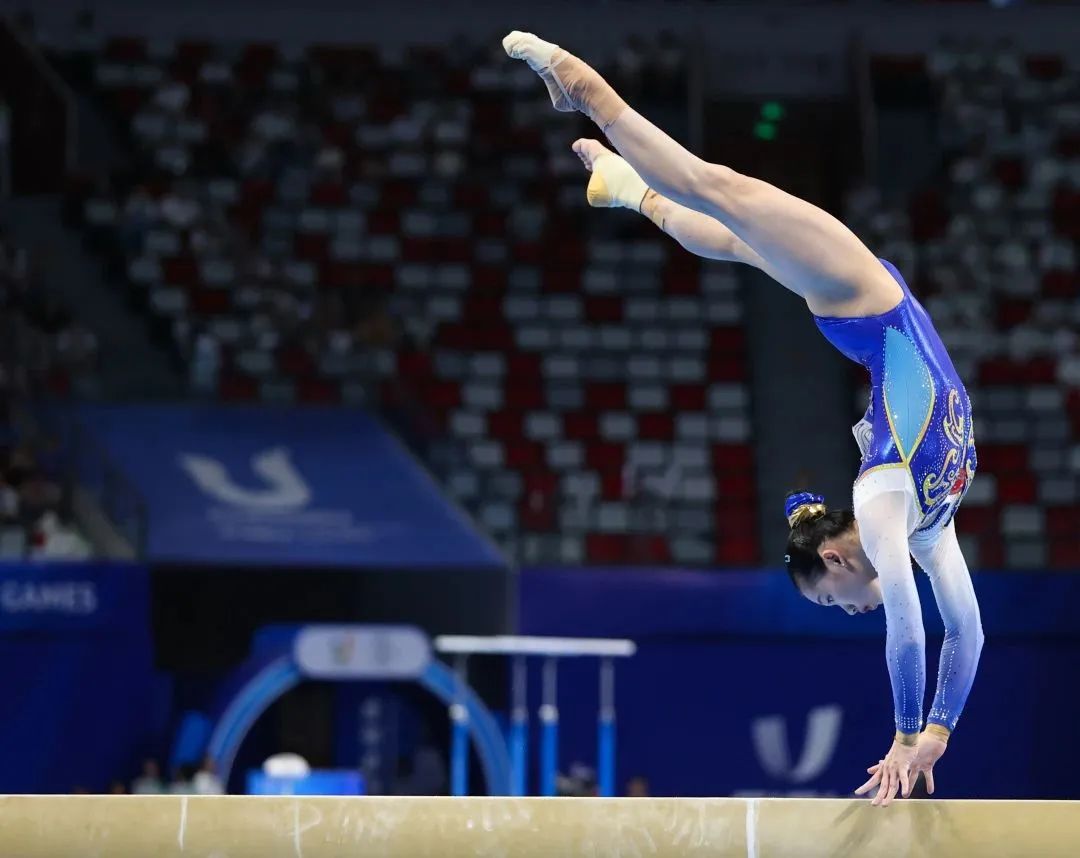 8月5日,中国选手欧钰珊在女子平衡木比赛中.