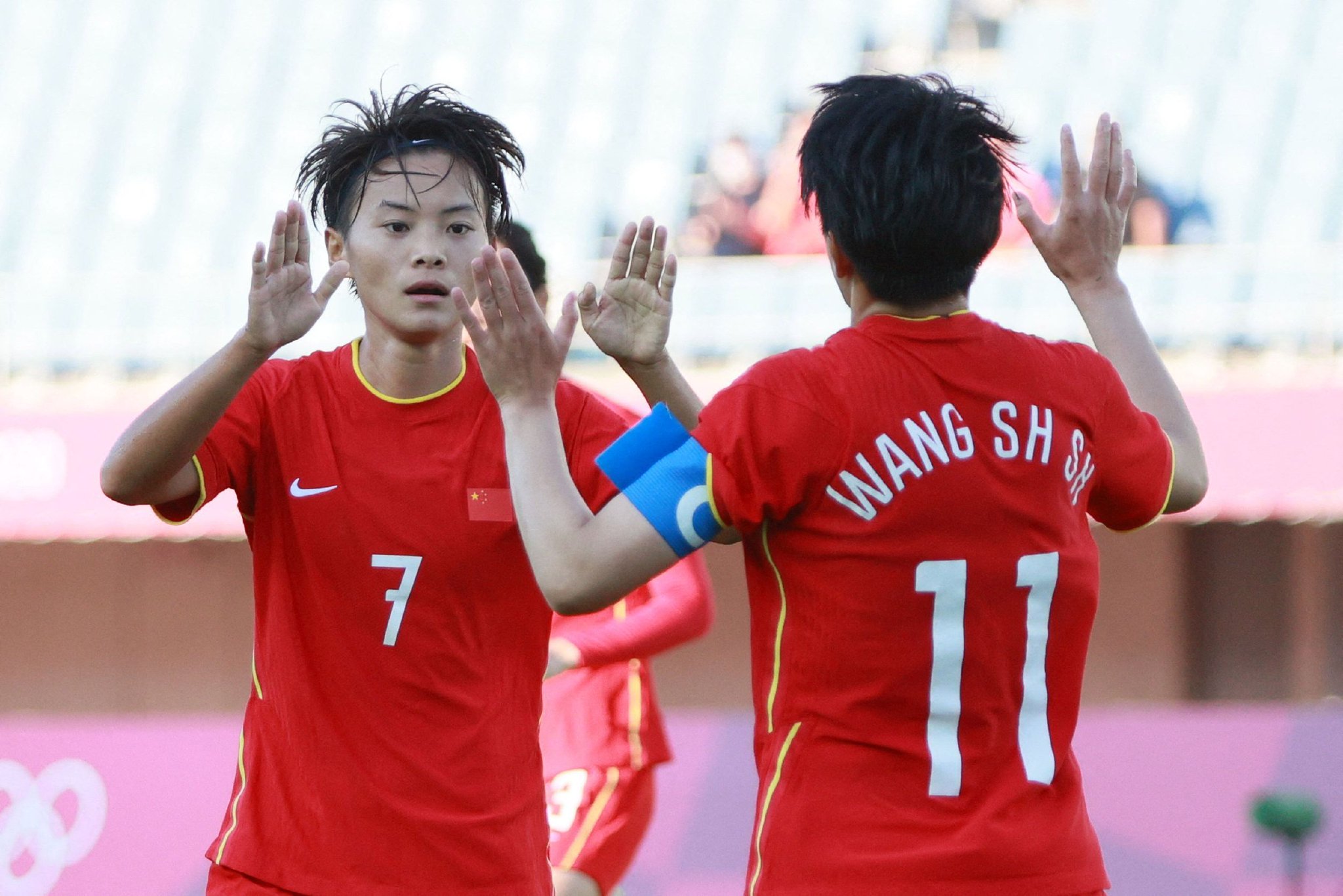 王霜(左)和王珊珊.&nbsp; &nbsp; 视觉中国 图