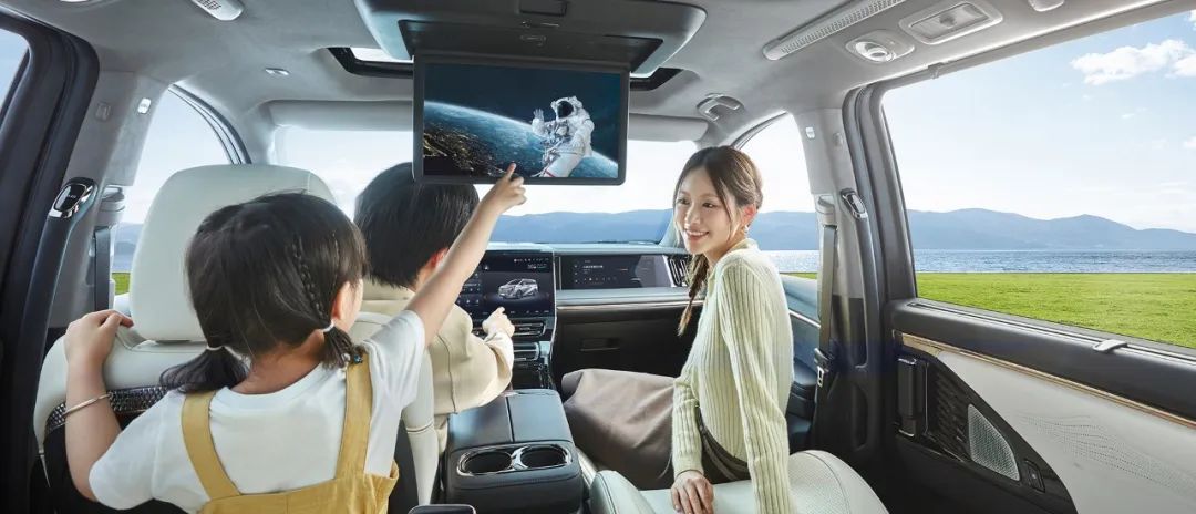 理想L9直降3万，腾势N8终于上市，冰箱彩电都有，太懂国人了！