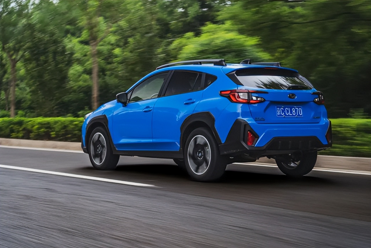 小硬皮鲨斯巴鲁旭豹跨界外观配25l引擎全时四驱