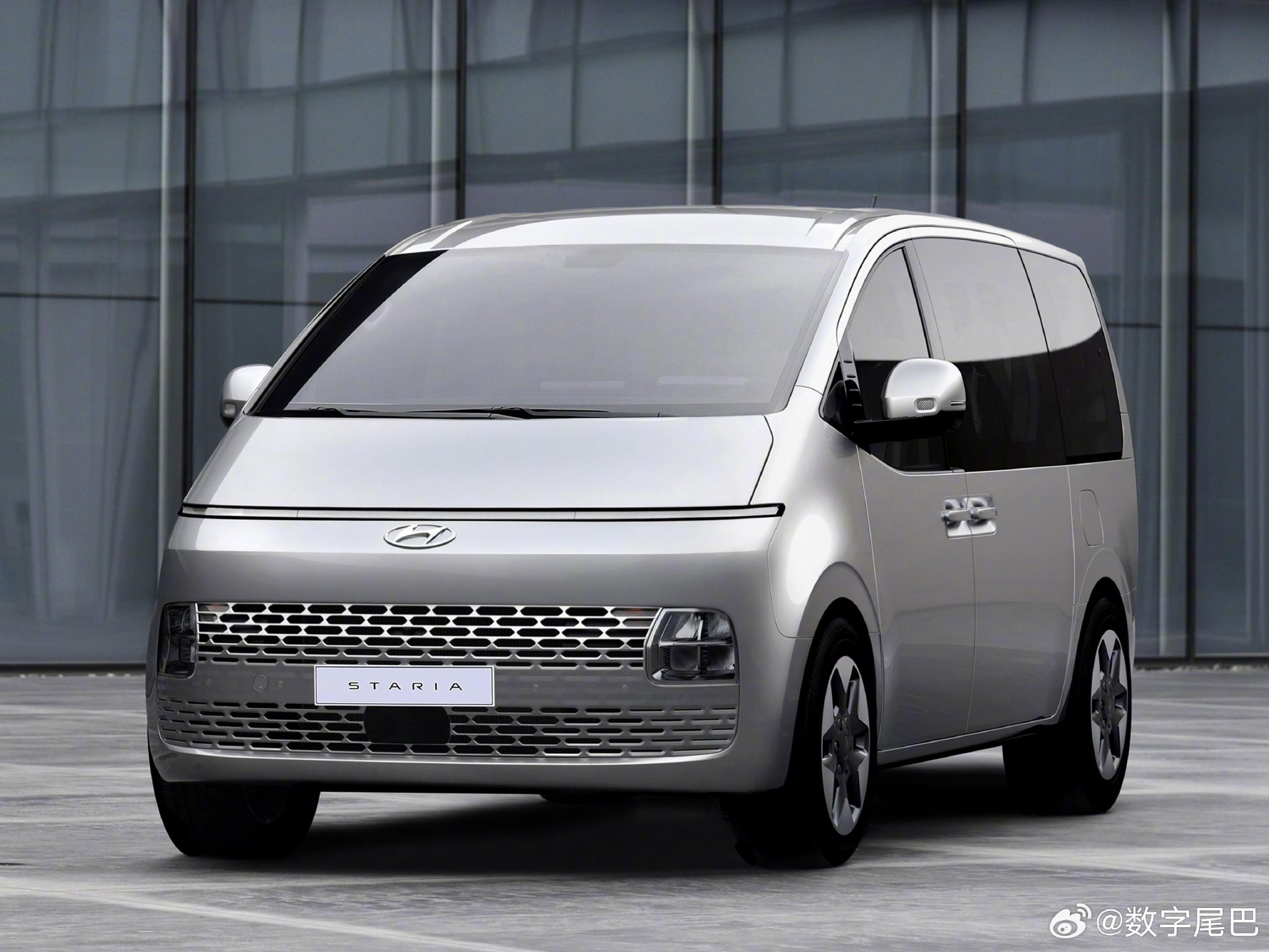 李想理想mega汽车有信心成为50万元以上销量第一的新爆品