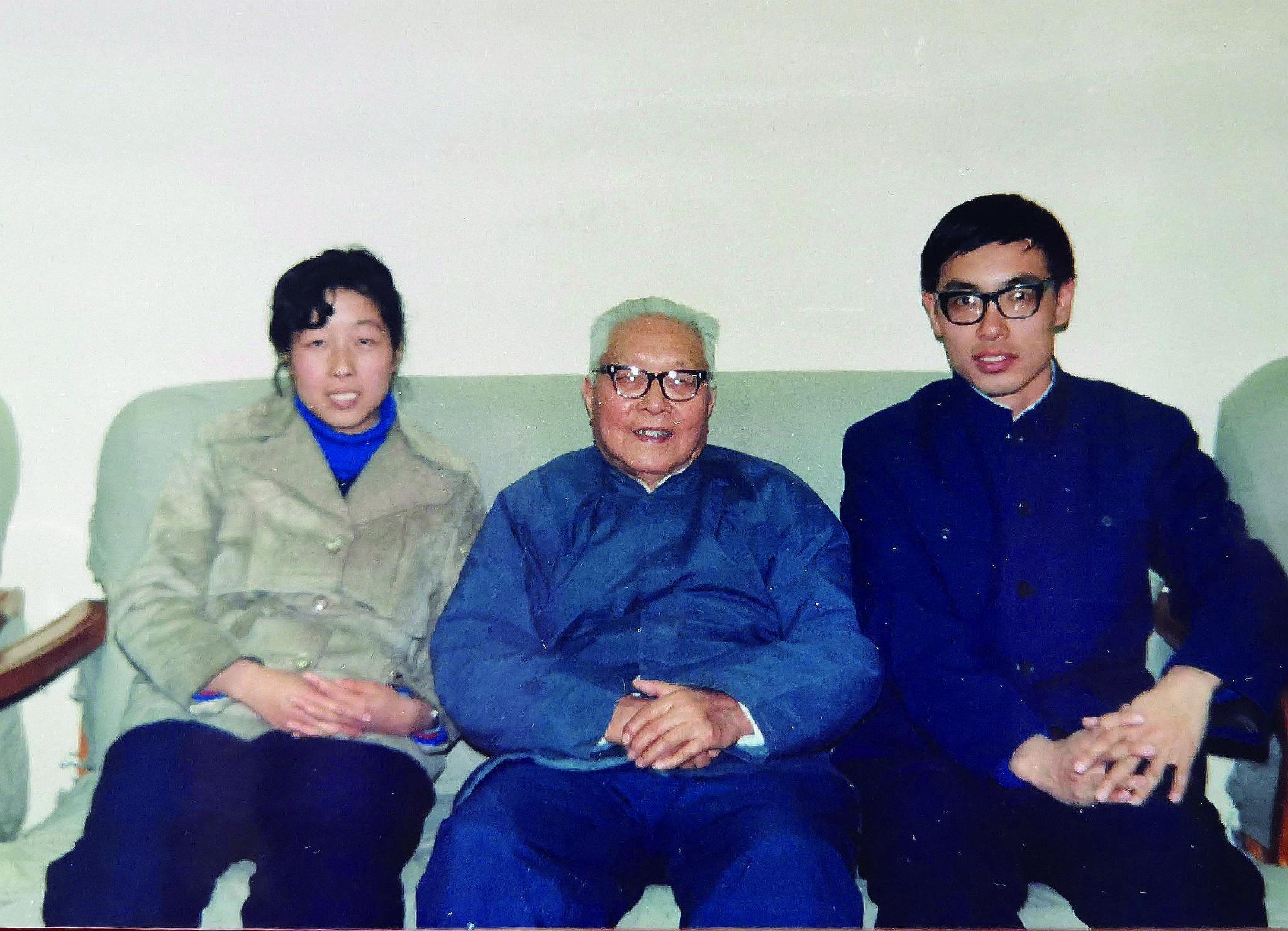 1980年，黄培夫妇去北京军区招待所看望外公郑天挺