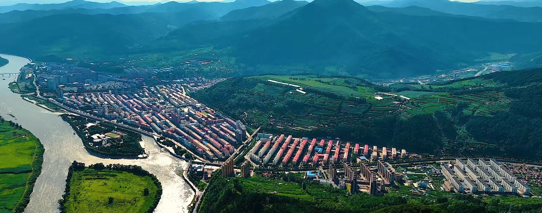 临江市全景图.临江市供图