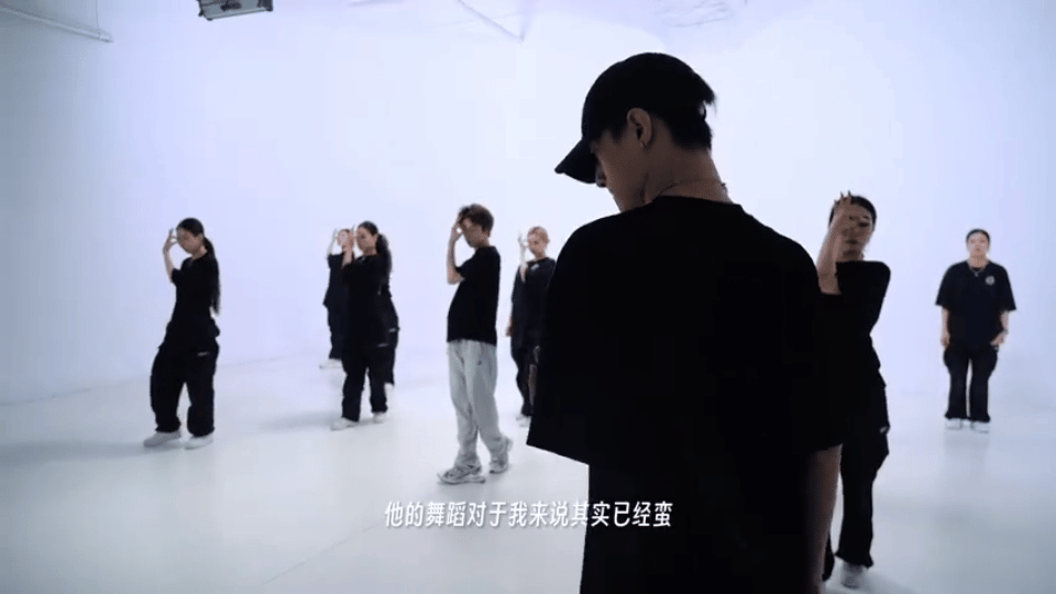 丨@刘宇Yu_ 的新专辑《Focus》制作特辑上线!|刘宇|新歌|Focus_新浪新闻