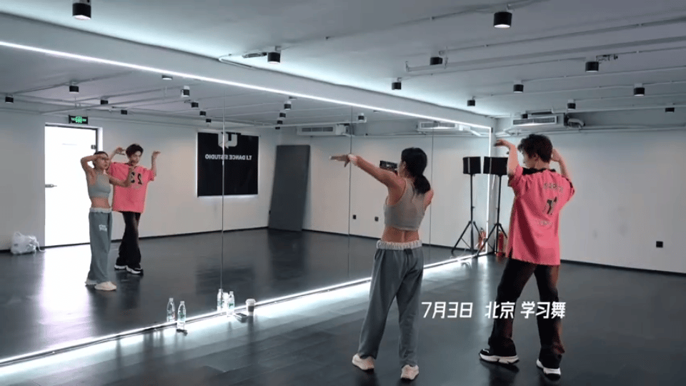 丨@刘宇Yu_ 的新专辑《Focus》制作特辑上线!|刘宇|新歌|Focus_新浪新闻