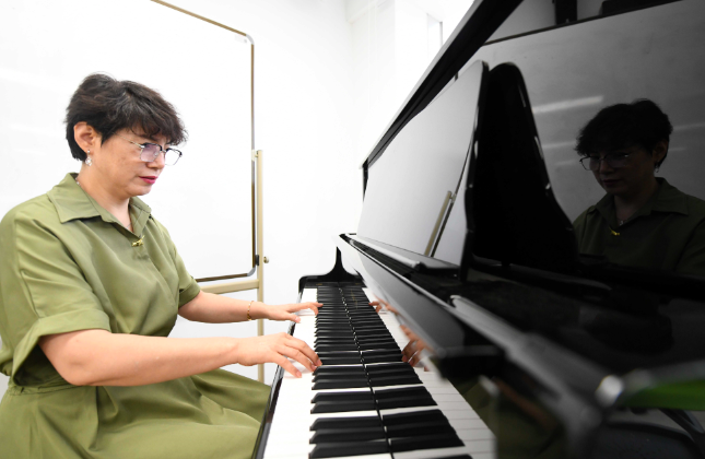 有用",国家老年大学有群不服老的"打工人"|声乐老师_新浪财经_新浪网