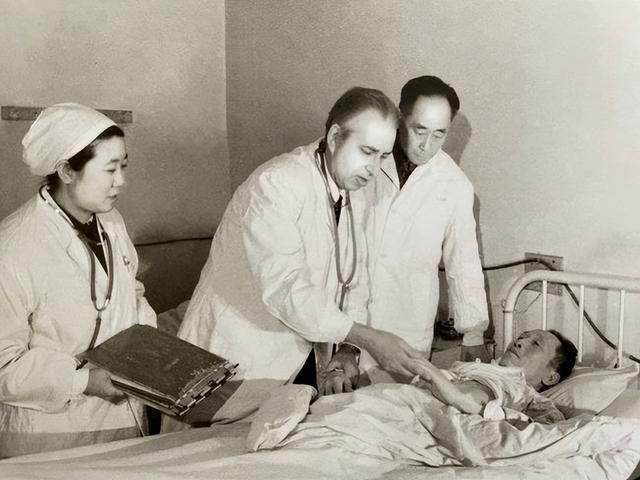 汉斯·米勒在查房