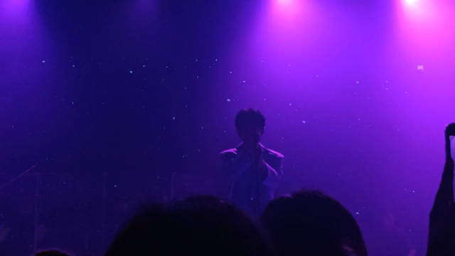 帮粉投稿:武星成都巡演现场演唱《永不失联的爱》|永不失联的爱|巡演_新浪新闻