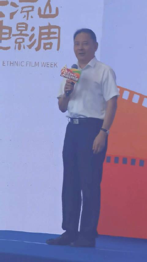 特型演员卢奇,饰演小平同志,那真的是形神俱佳!|卢奇_新浪新闻